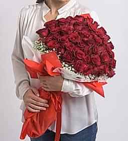 60 KIRMIZI GÜL İLE AŞKLARIN EN BÜYÜĞÜ